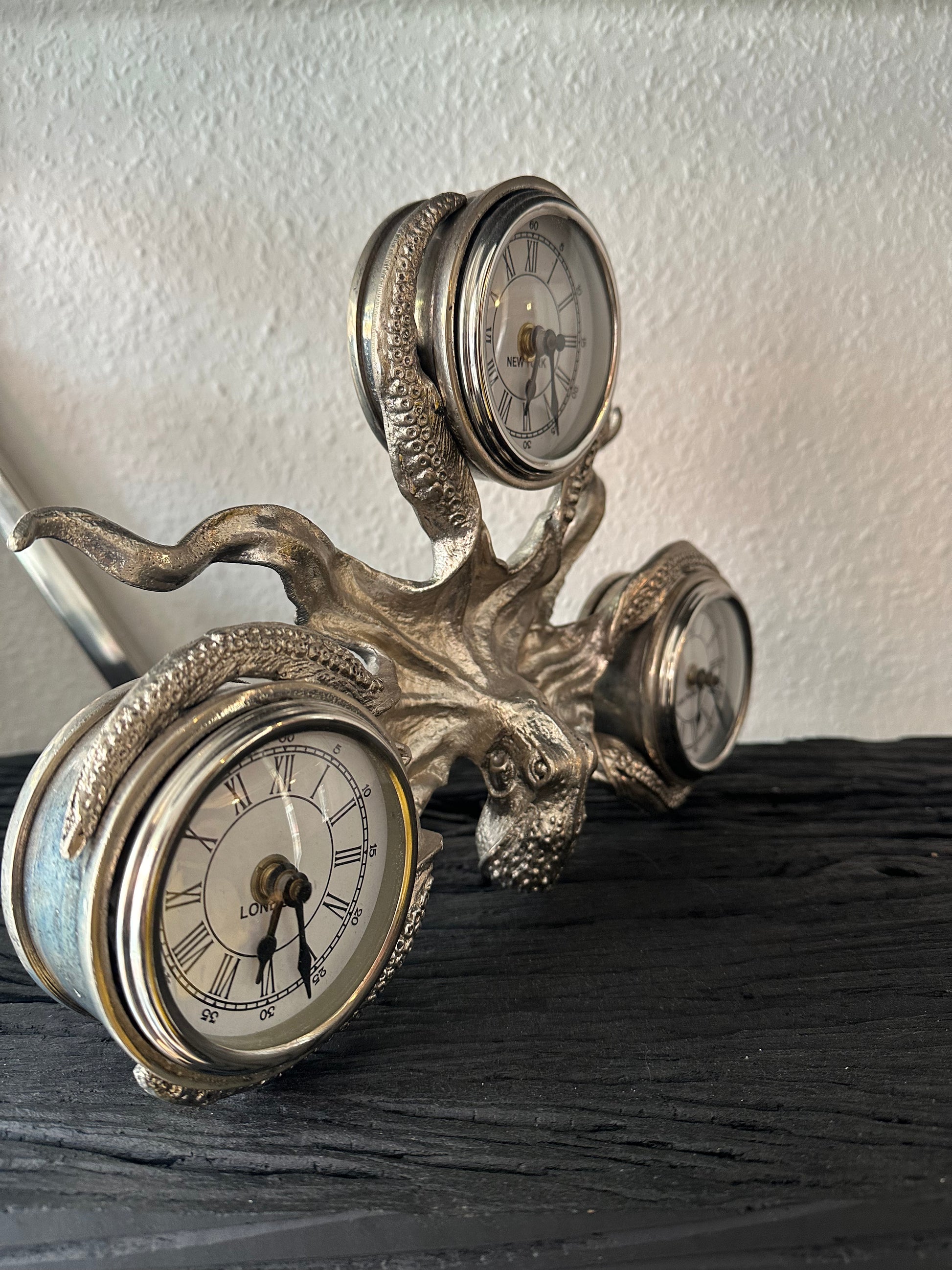 Dekoskulptur „Octopus Clock“ - Deko Café Living Provence