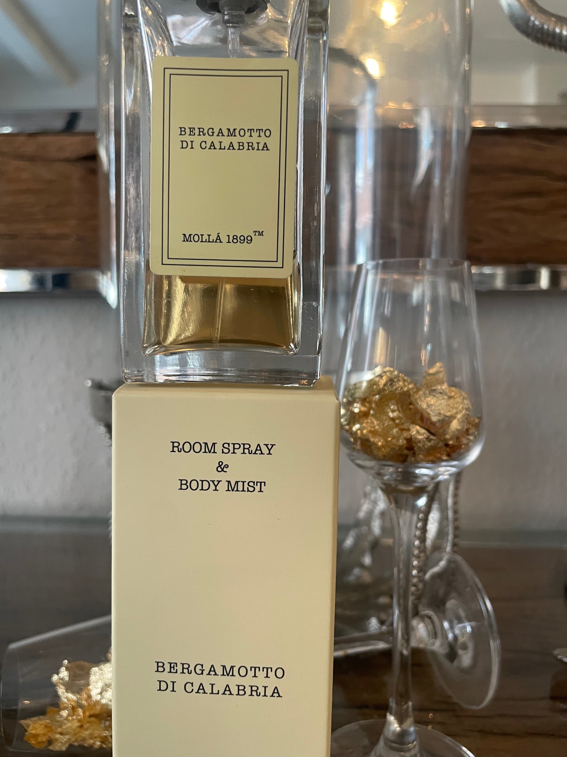 Detailansicht feiner Sprühkopf des Duftsprays – hochwertige Verarbeitung